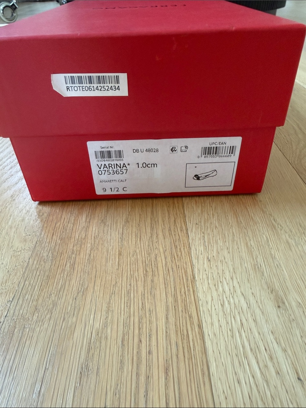 Ferragamo Red Logo Box with 2 Shoe Dust Bags! - Picture 4 of 7